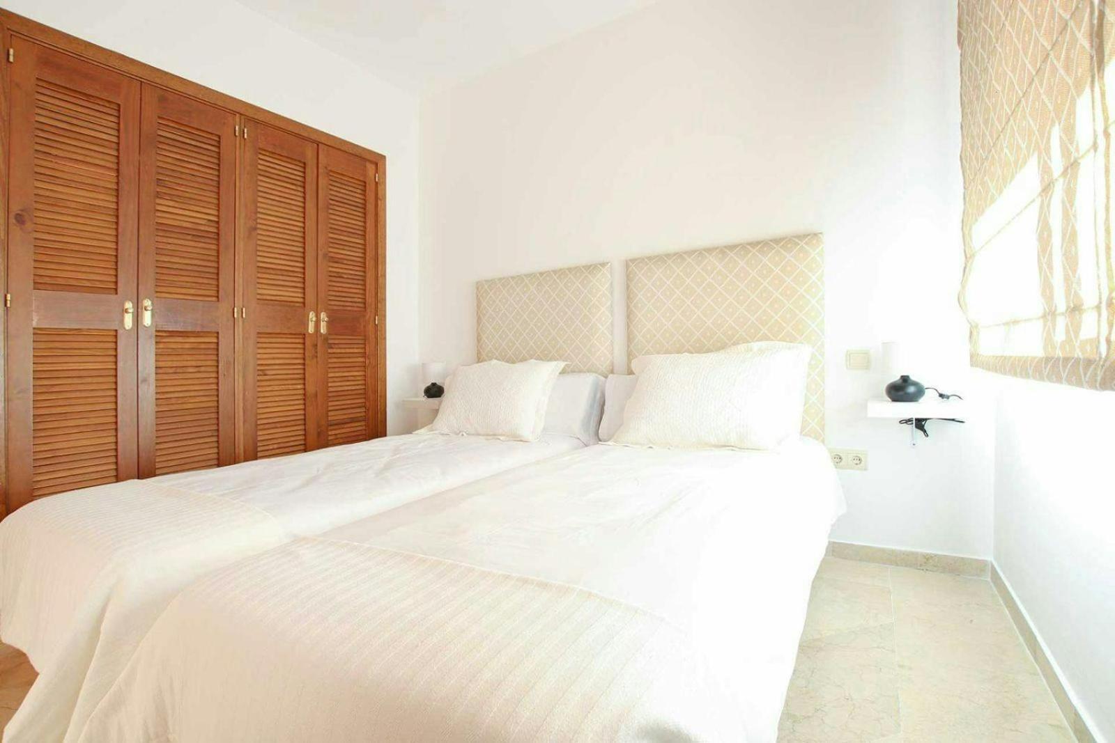 Appartamento Piso 4 Hab. - Elviria Playa Marbella Esterno foto